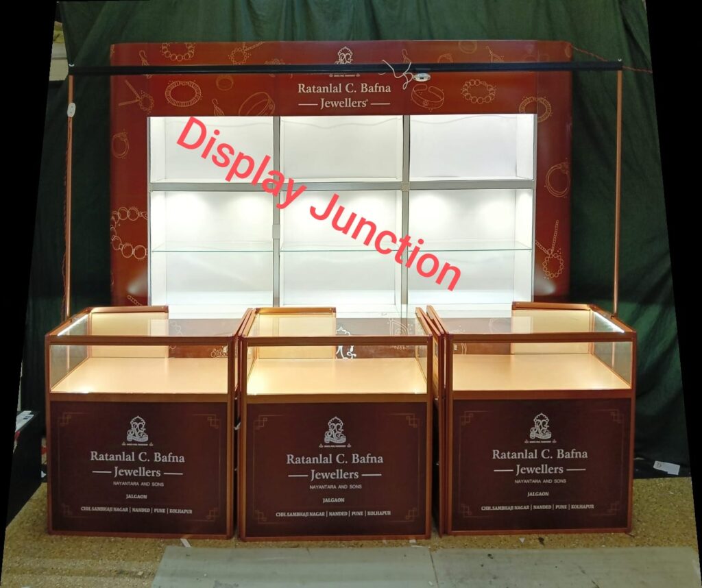 Portable 3 meter set up for Jewellers, easy to transport as it is folding system